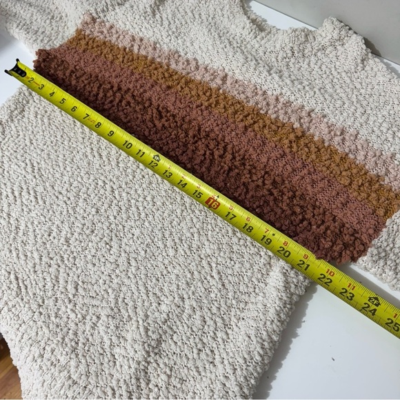 Cozy Multicolor Striped Sweater - Picture 5 of 8